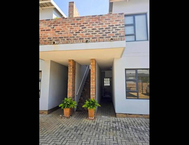 3 BEDROOM PROPERTY TO RENT IN MENLO PARK